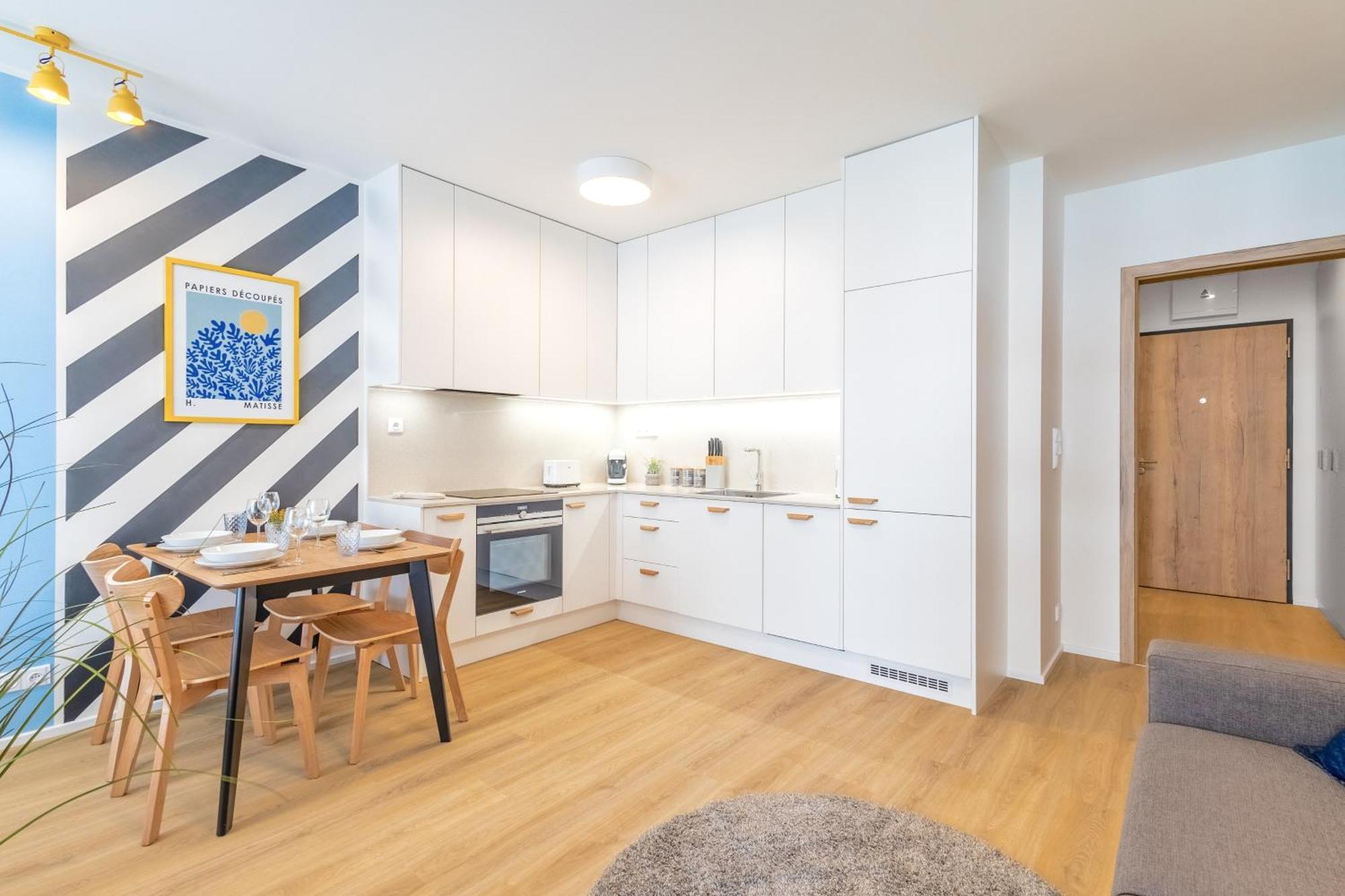 Yellow Apartment - Balcony, Free Parking, By Gravity Praag Buitenkant foto