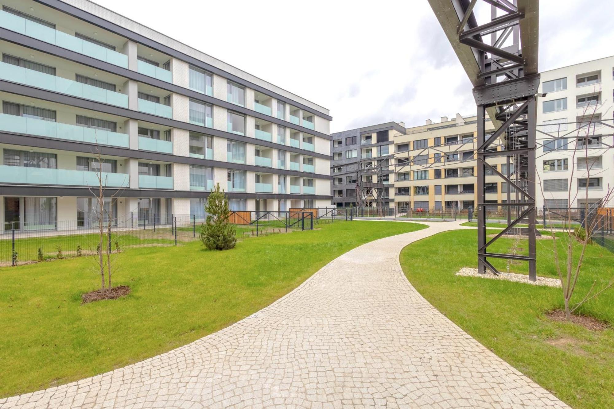 Yellow Apartment - Balcony, Free Parking, By Gravity Praag Buitenkant foto